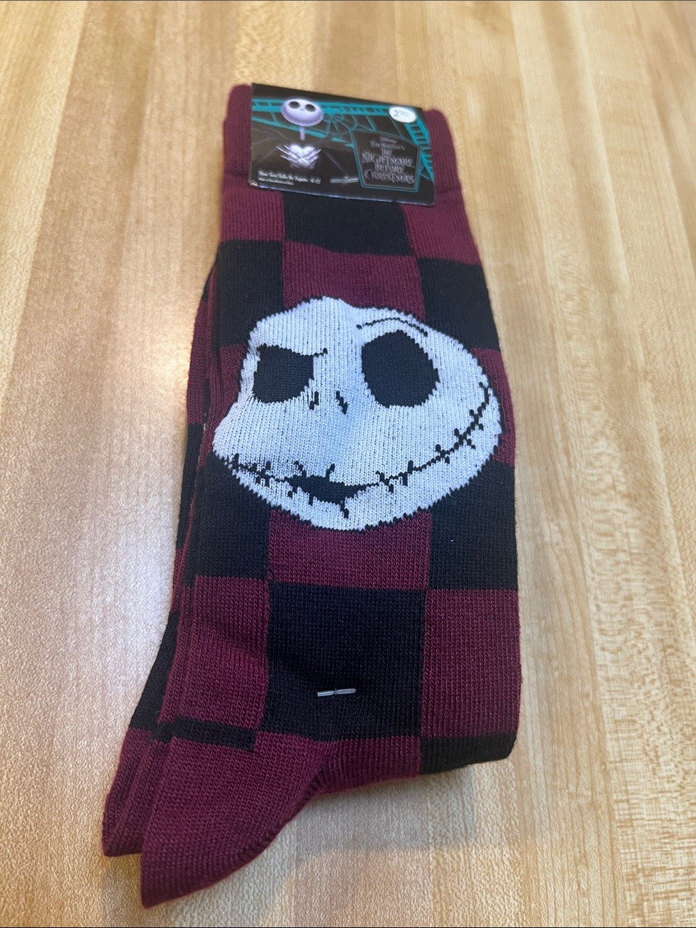 #3314*Nightmare Skull Checkered Men's Crew Socks - Maroon & Black